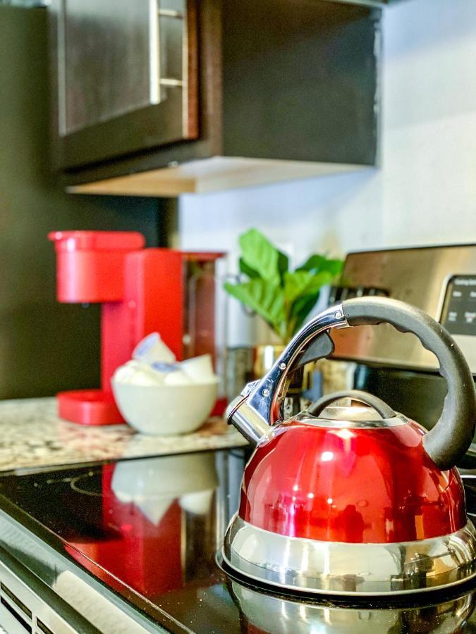 Full Kitchen,King,W/D,Netflix,2 Smart Tvs,Parking Apartment Louisville Exterior photo